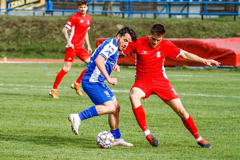 Blanenští fotbalisté (v červeném) porazili Vlašim 2:0.