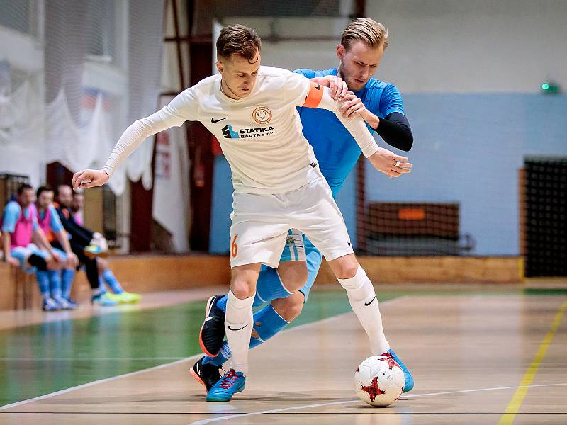 Ve futsalové divizi porazil PRO-STATIC Blansko (v bílém) San Marino Dolní Loučky 11:7.