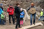 Nový hrad nedaleko Olomučan na Blanensku otevřel své brány. Turisty přilákal velikonoční jarmark.