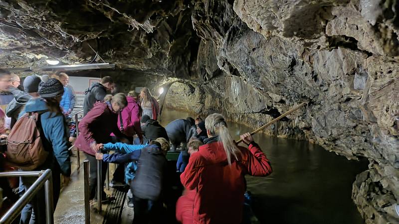 Tip na výlet do Moravského krasu. Zavítejte na lodičku po ponorné řece