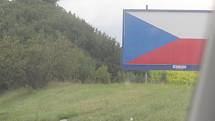 Billboardy na dálnici D52.