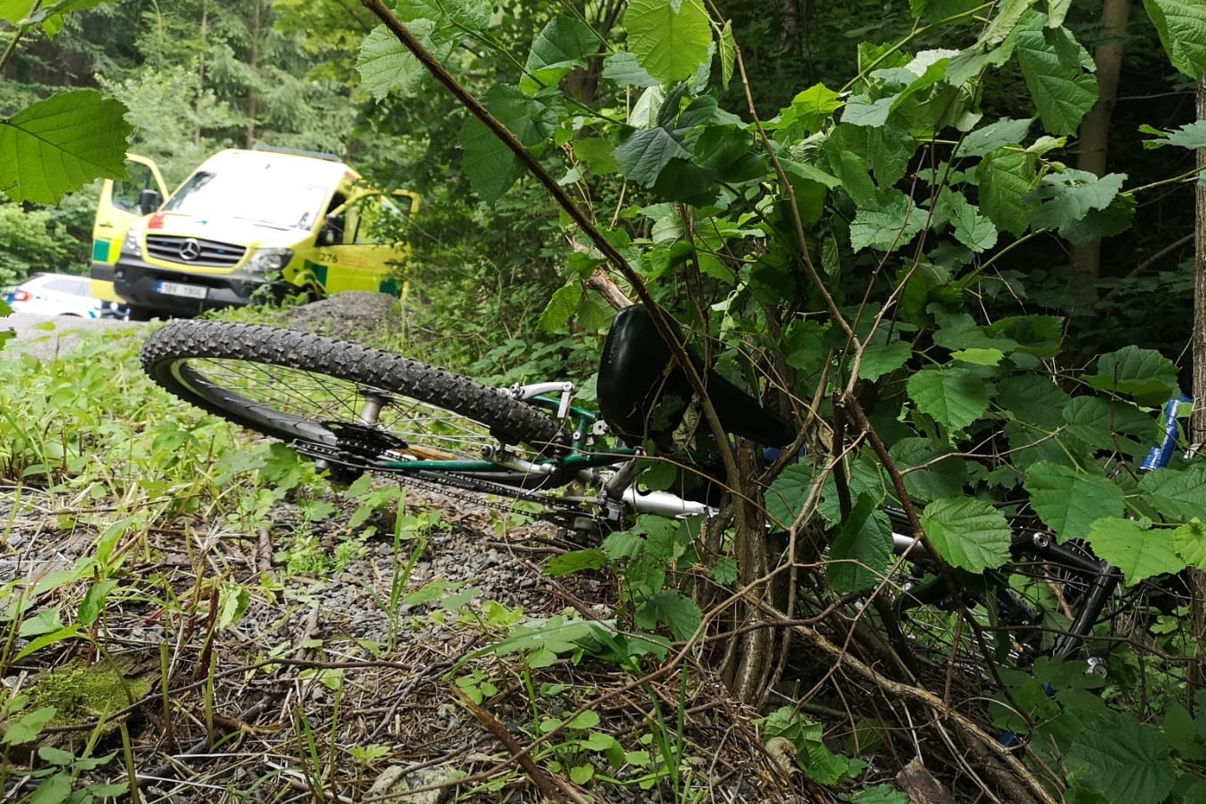 Tragická smrt cyklisty u Černovic: havaroval bez helmy na kole ve špatném  stavu - Blanenský deník