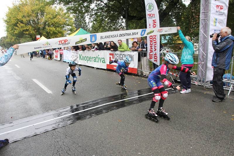 Blanenská desítka přilákala přes šest stovek závodníků, ti se utkali na tratích deset kilometrů a kratších na inlajnech, koloběžkách a v běhu.