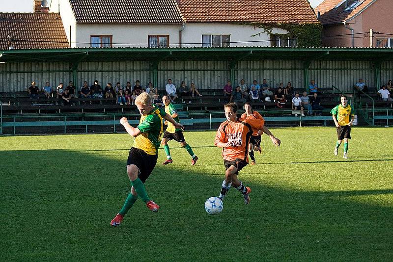 Fotbalisté Ráječka vs. IE Znojmo.