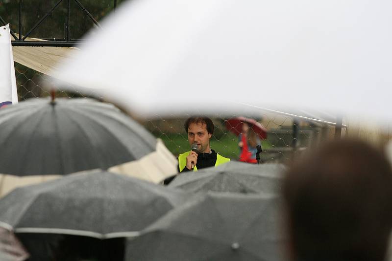 Na blanenském náměstí Republiky přišlo na demonstraci za nezávislou justici a rezignaci premiéra Babiše přes sto lidí. V uplynulých čtrnácti dnech se v okresním městě jednalo už o druhou protestní akci.