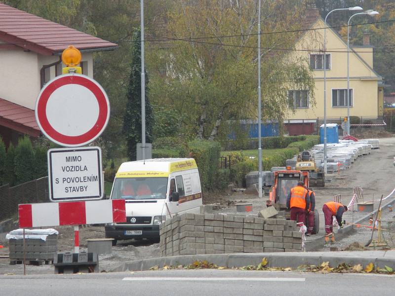 Termín dokončení oprav v blanenské ulici Těchovská se opět posouvá. Na prosinec.