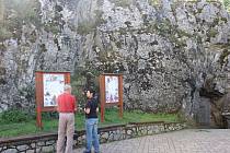 Návštěvnost jeskyní v Moravském krasu v posledních letech stoupá. V pátek u jeskyně Balcarka přivítali jubilejního návštěvníka.