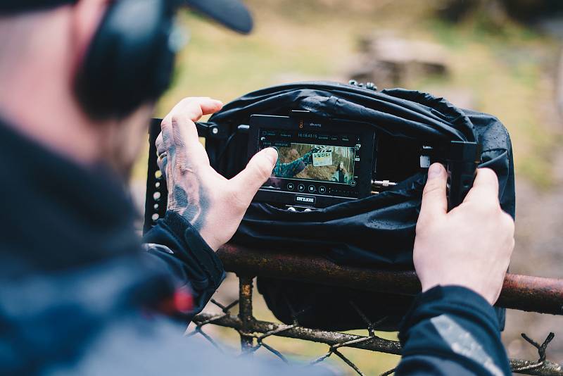 Filmový štáb studentů z FAMU a dalších uměleckých škol začal natáčet krátkometrážní snímek v obci Rozhraní na pomezí Svitavska a Blanenska. Natáčení přerušil kovid jednoho ze členů štábu. Do lokality se vrátí opět v červnu.