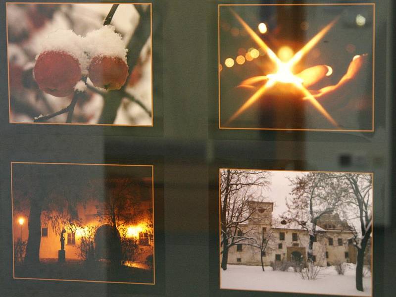 Až do konce října si mohou lidé v blanenské městské knihovně prohlédnout výstavu fotografií. 