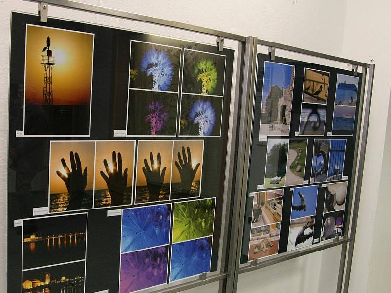 Až do konce října si mohou lidé v blanenské městské knihovně prohlédnout výstavu fotografií. 