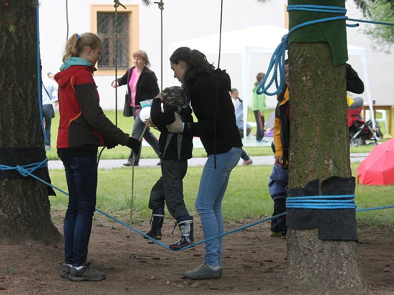 Zámecká park v Blansku ovládla Bambiriáda.