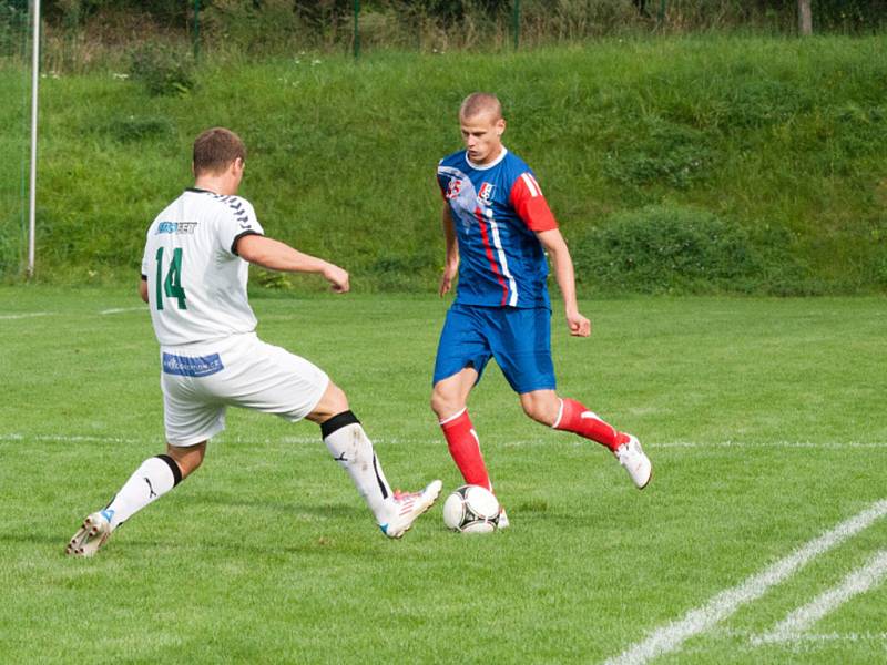 Blanenští fotbalisté v duelu s Rousínovem.