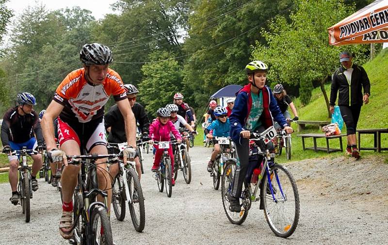 Magorman. Terénní závod horských kol v okolí Ráječka, kde si bikeři hrábnou na dno svých sil.