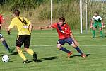 V úvodním utkání nového ročníku Moravskoslezské divize D remizoval FK Blansko (v červeném) se Slovanem Rosice 1:1.