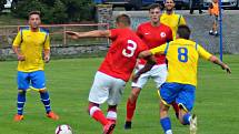 Ve druhém kole krajského přeboru porazily Boskovice (červené dresy) doma Ivančice 1:0.