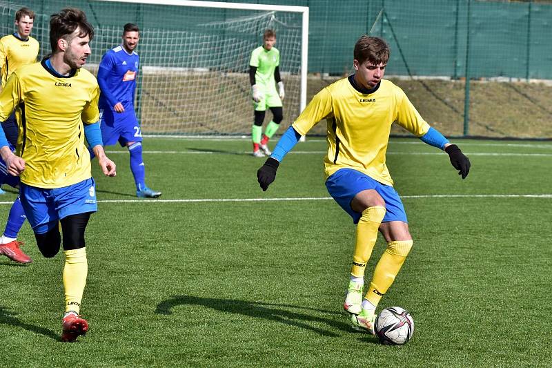 Blanenští fotbalisté v generálce proti Sigmě Olomouc nastoupili ve žlutomodré kombinaci, aby podpořili Ukrajinu.