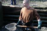 Jedovničtí rybáři slovili v sobotu rybník Budkovan.