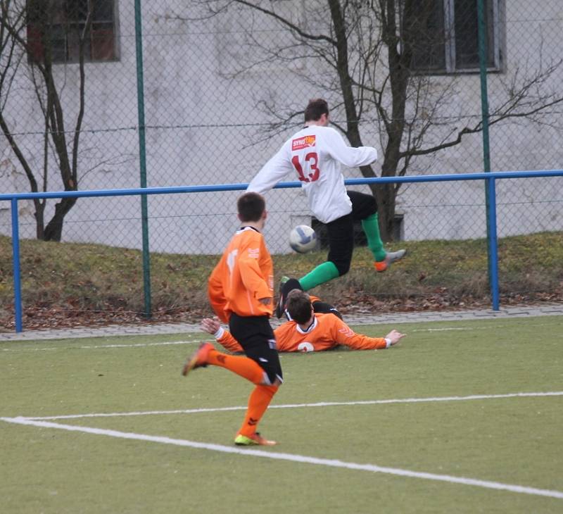 Fotbalisté Kunštátu porazili v boskovickém Artézia Cupu Rájec-Jestřebí 5:0.