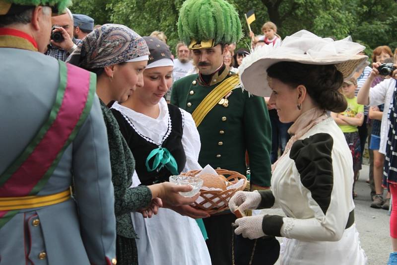 Návštěva následníka trůnu a jeho rodiny ve Světlé nabídla pestrou podívanou.