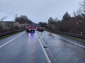 Kolize osobního vozidla a nákladního auta ve čtvrtek před sedmou hodinou ráno dočasně omezila provoz na silnici I/43 u Černé Hory.