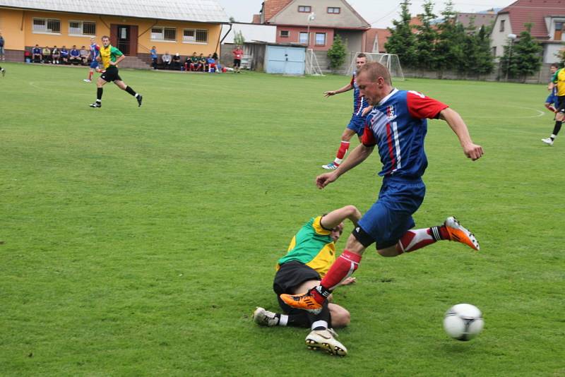 Fotbalisté Ráječka v utkání s Blanskem.