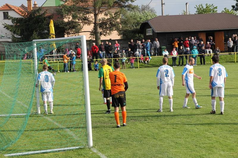 Fotbalisté Ráječka porazili Kuřim 6:1 a v krajském přeboru se vyšvihli na třetí místo.