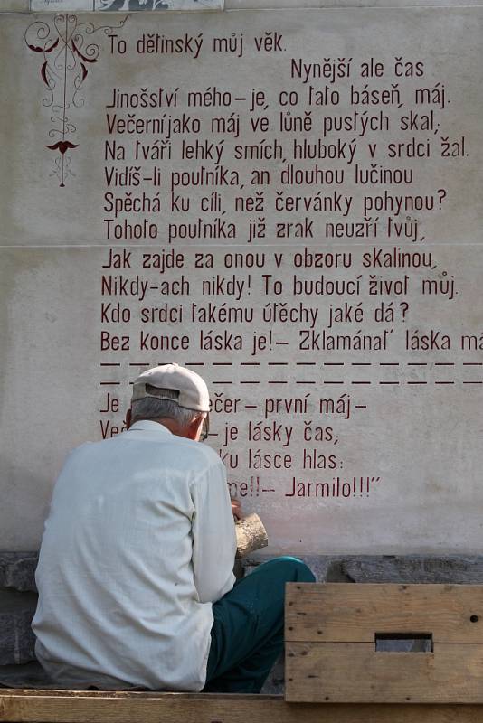 Jeden ze známých turistických cílů na Blanensku, Máchův památník, se dočkal oprav. Hotové budou do konce září.