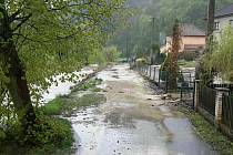 Zaplavená ulice v Letovicích na Blanensku po průtrži mračen.