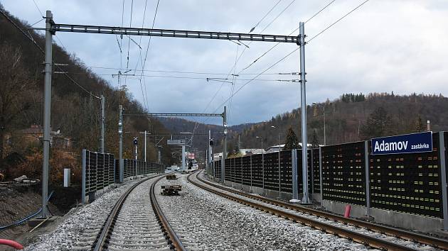 Rekonstrukce železničního koridoru mezi Brnem a Blanskem za šest miliard korun míří do finále. Vlaky tudy začnou po roční výluce znovu jezdit 11. prosince.