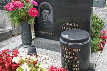 rna se jménem olympionika Ludvíka Daňka na hřbitově v Černé Hoře.