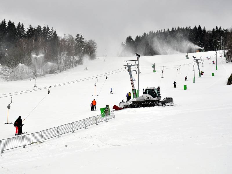 V olešnickém ski areálu zahájili novou lyžařskou sezónu.