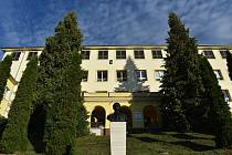 Základní umělecká škola Adamov, kterou zřizuje Jihomoravský kraj, má zázemí v základní škole v adamovské ulici Ronovská.
