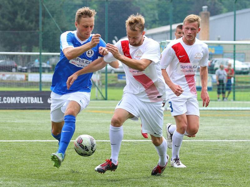 V posledním kole tohoto ročníku Superligy malého fotbalu prohrál tým Pivovar Černá Hora Blanensko (modré dresy) s Pardubicemi 4:7 a těsně mu unikla bronzová medaile.