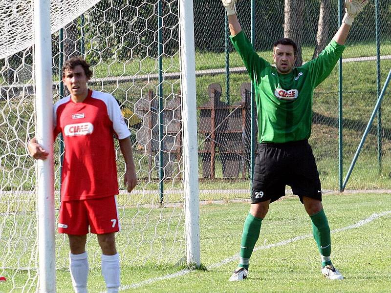 Fotbalisté Boskovic vydřeli o víkendu v divizi první bod. V utkání s Pelhřimovem přitom v poločase prohrávali již 0:2. Na konečných 3:3 vyrovnával šest minut před koncem z přímého kopu boskovický matador Vorlický.