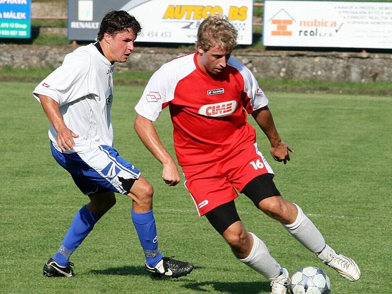 Fotbalisté Boskovic vydřeli o víkendu v divizi první bod. V utkání s Pelhřimovem přitom v poločase prohrávali již 0:2. Na konečných 3:3 vyrovnával šest minut před koncem z přímého kopu boskovický matador Vorlický.