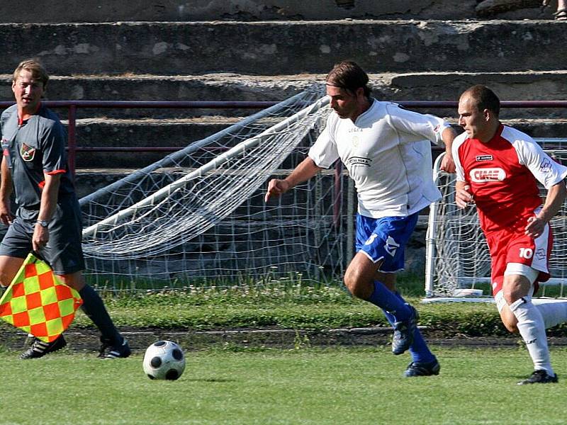 Fotbalisté Boskovic vydřeli o víkendu v divizi první bod. V utkání s Pelhřimovem přitom v poločase prohrávali již 0:2. Na konečných 3:3 vyrovnával šest minut před koncem z přímého kopu boskovický matador Vorlický.