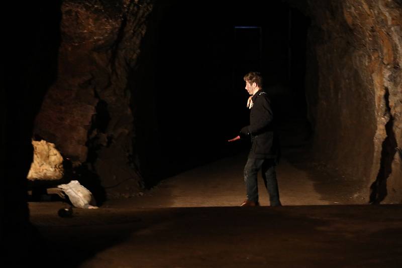 Mikuláš a čerti v jeskyni Výpustek