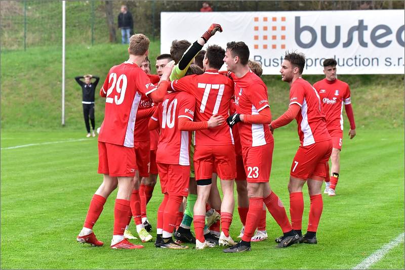 Blanenští fotbalisté (v červeném) remizovali na domácím hřišti s Otrokovicemi 1:1.