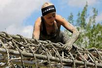 Dvaadvacetiletá Lucie Alexová miluje extrémní běhy typu Spartan race. Trať závodu se snaží uběhnout co nejrychleji a přitom musí překonat řadu překážek včetně podlézání pod ostnatým drátem. Letos se kvalifikovala na ME, z osobních důvodů tam ale neodjela.