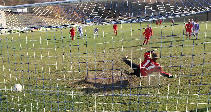 Dorostenci FK Apos Blansko porazili Humpolec 4:0.