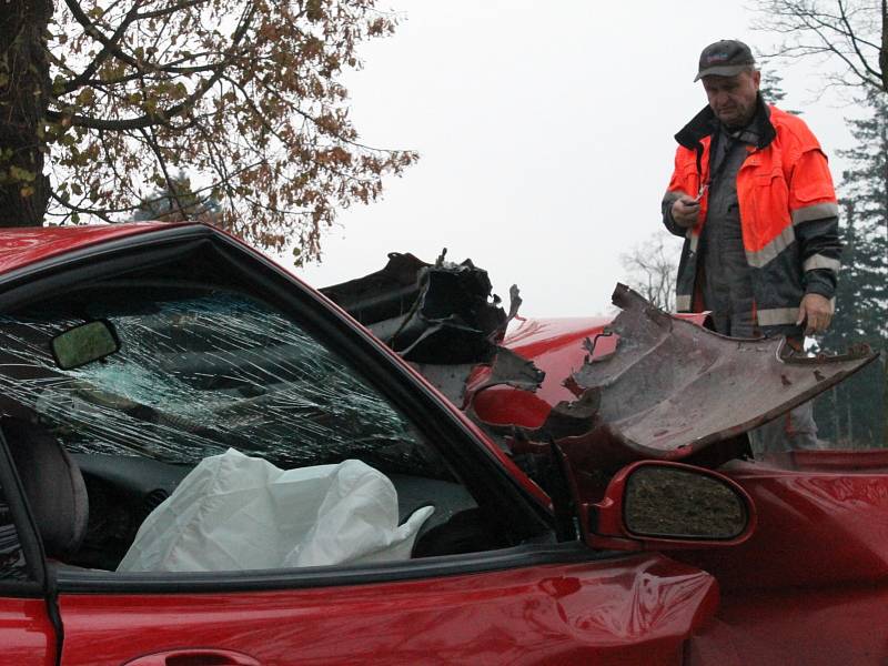 Nehoda na silnici III/37436 mezi Ráječkem a Rájcem-Jestřebí. Na autě vznikla škoda dvacet tisíc korun. 
