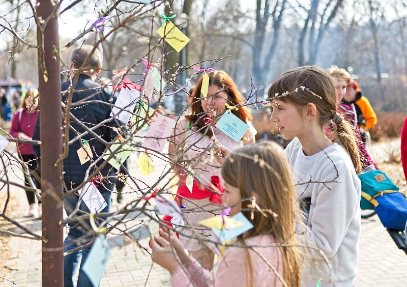 Premiérové Slavnosti jara zaplnily park i nábřeží Svitavy.