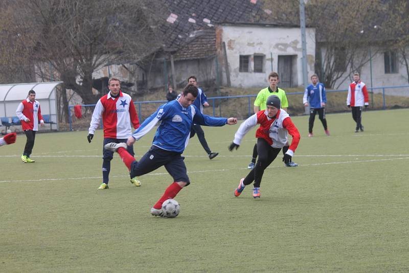 Boskovičtí fotbalisté (v modrém) podlehli v přípravě brněnské Moravské Slavii 1:2.