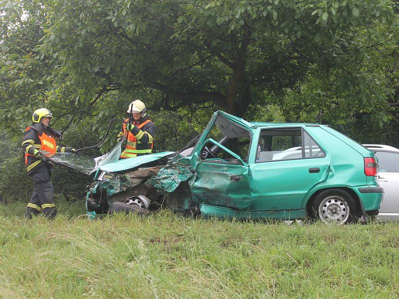 Vážná dopravní nehoda zastavila tah I/43 za Černou Horou ve směru na Brno.
