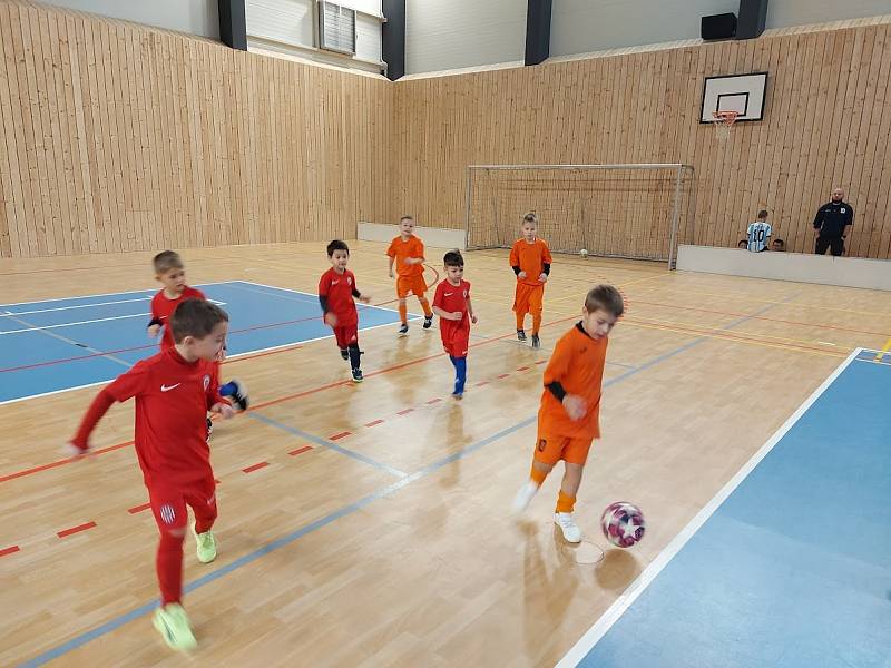 Hráči z přípravky a předpřípravky si zahráli na fotbalovém turnaji ve Svitávce.
