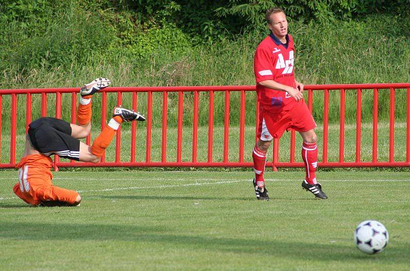 Blansko vyhrálo v Otrokovicích 3:1 i celou divizi. Dvě branky vstřelil Radim Farník