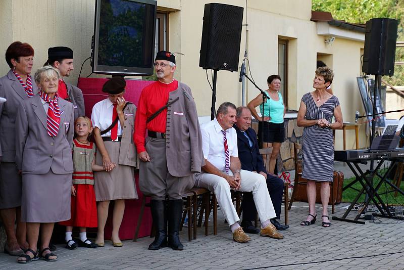 Z odhalení pamětní desky Františkovi Řepkovi ve Svitávce.