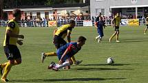 Fotbalisté Blanska porazili v úvodním zápase Rosice (ve žlutém) 3:1.