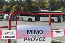 Přesunem zastávek začala přestavba autobusového nádraží v Blansku.