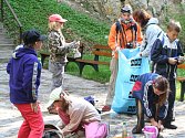 V sobotu zažil Moravský kras zase po roce generální úklid. Na Den Země se sjelo několik stovek dobrovníků, kteří sbírali odpadky.